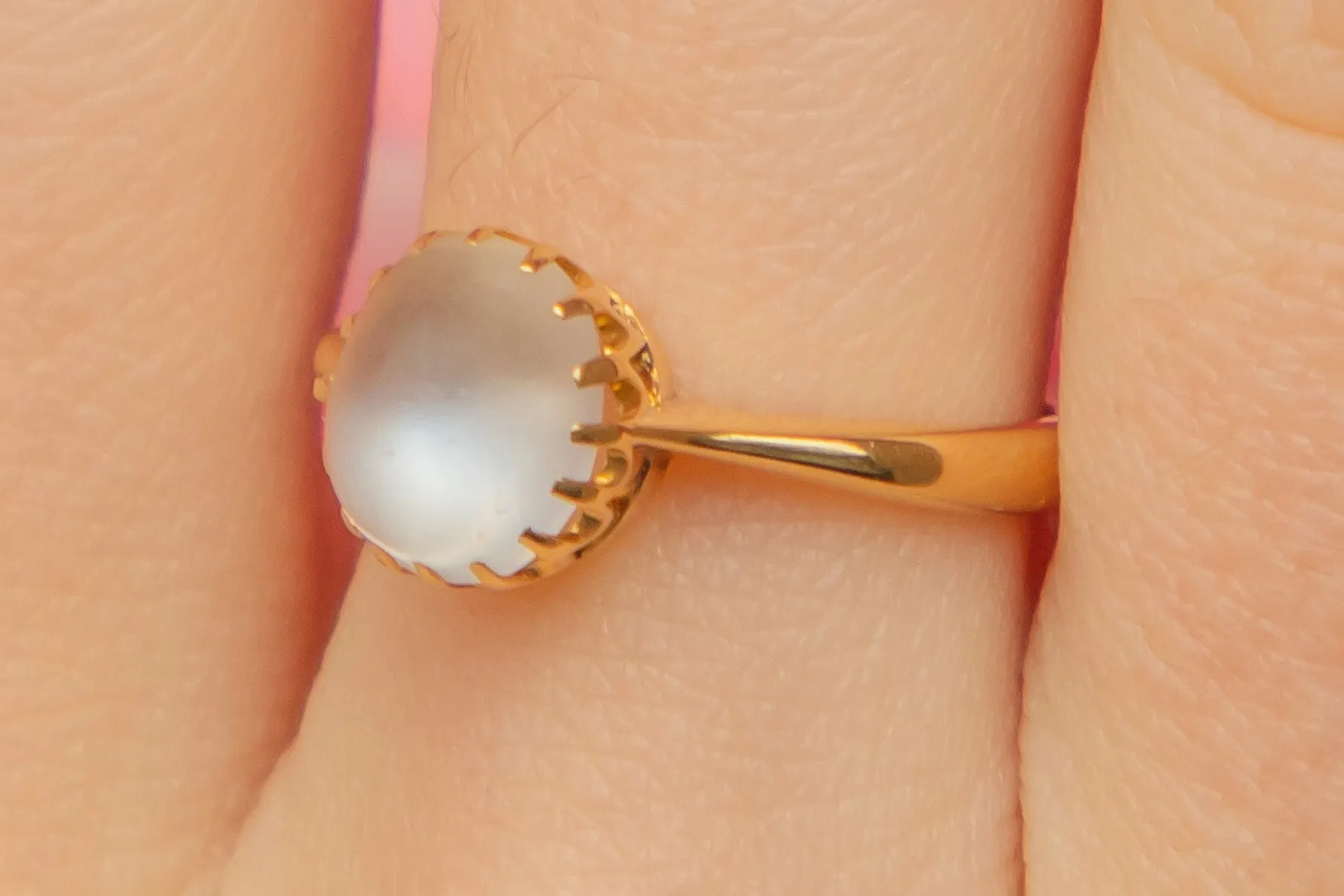 Antique 18ct Gold Moonstone Cabochon Ring