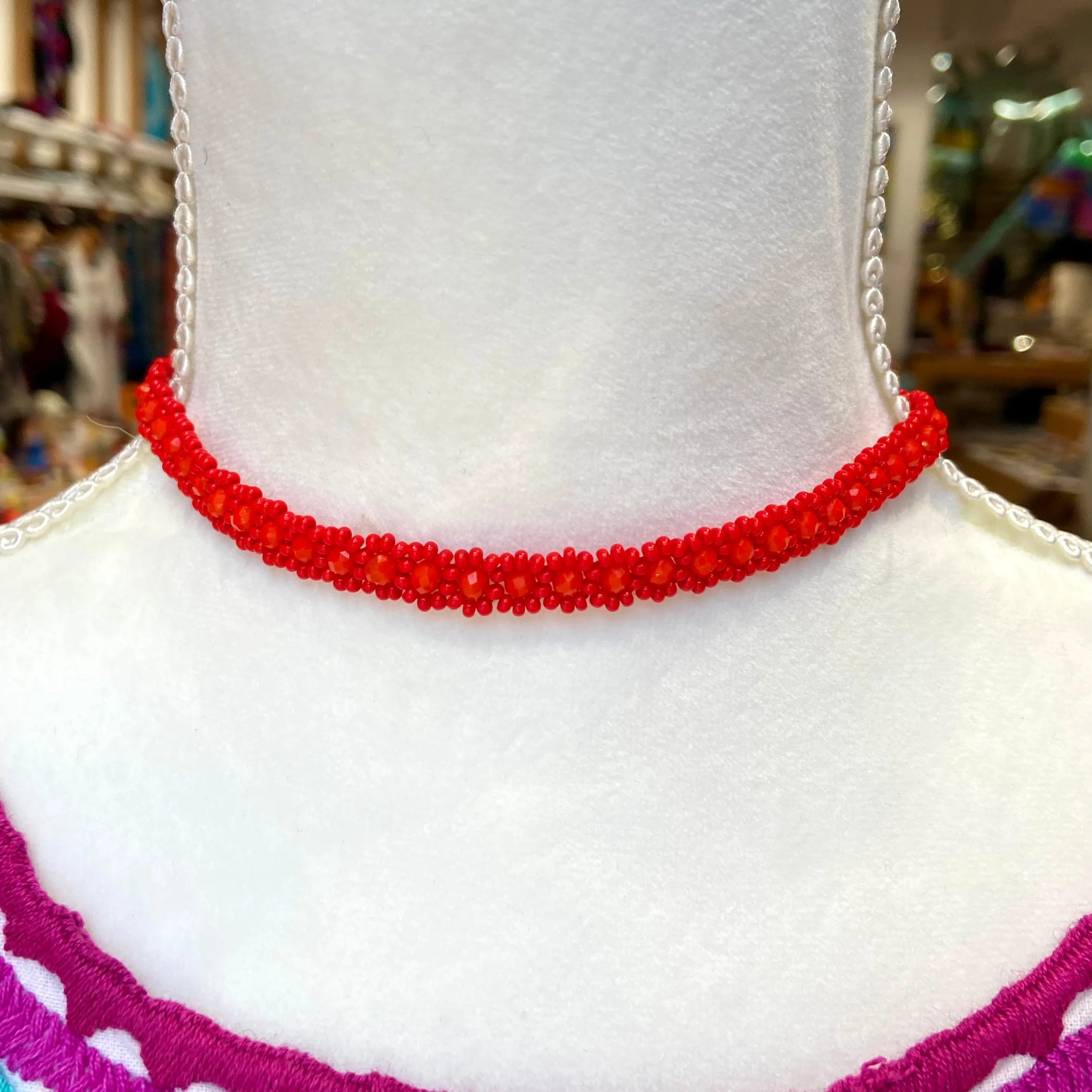 'Chaquira': Beaded Choker Necklace