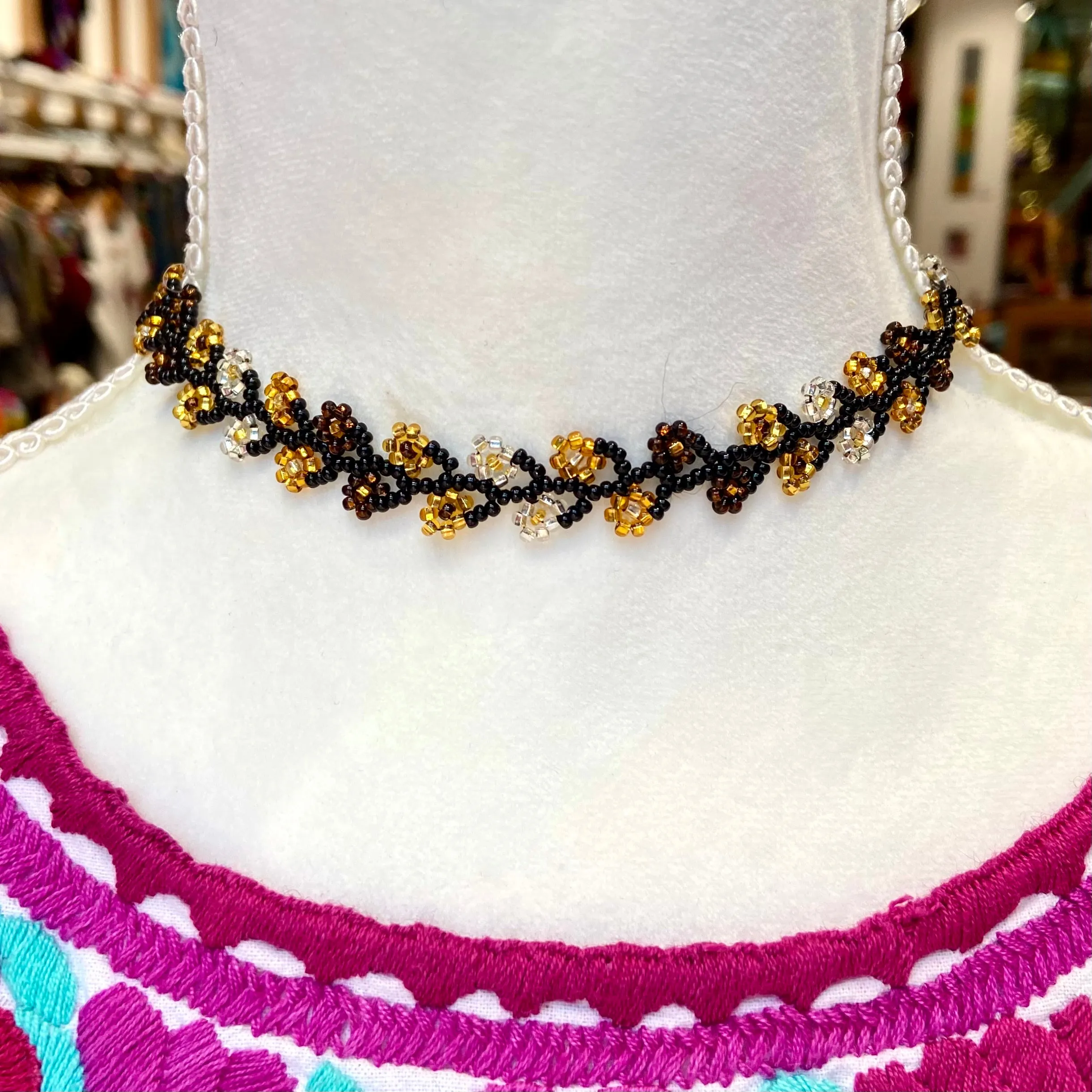 'Chaquira': Beaded Choker Necklace