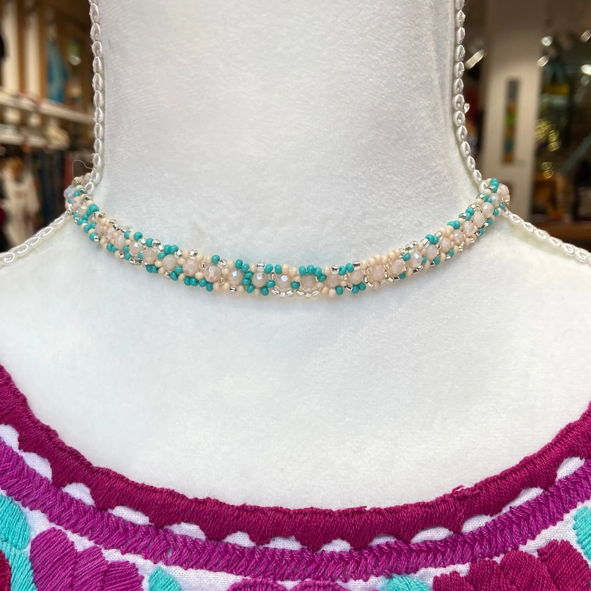 'Chaquira': Beaded Choker Necklace