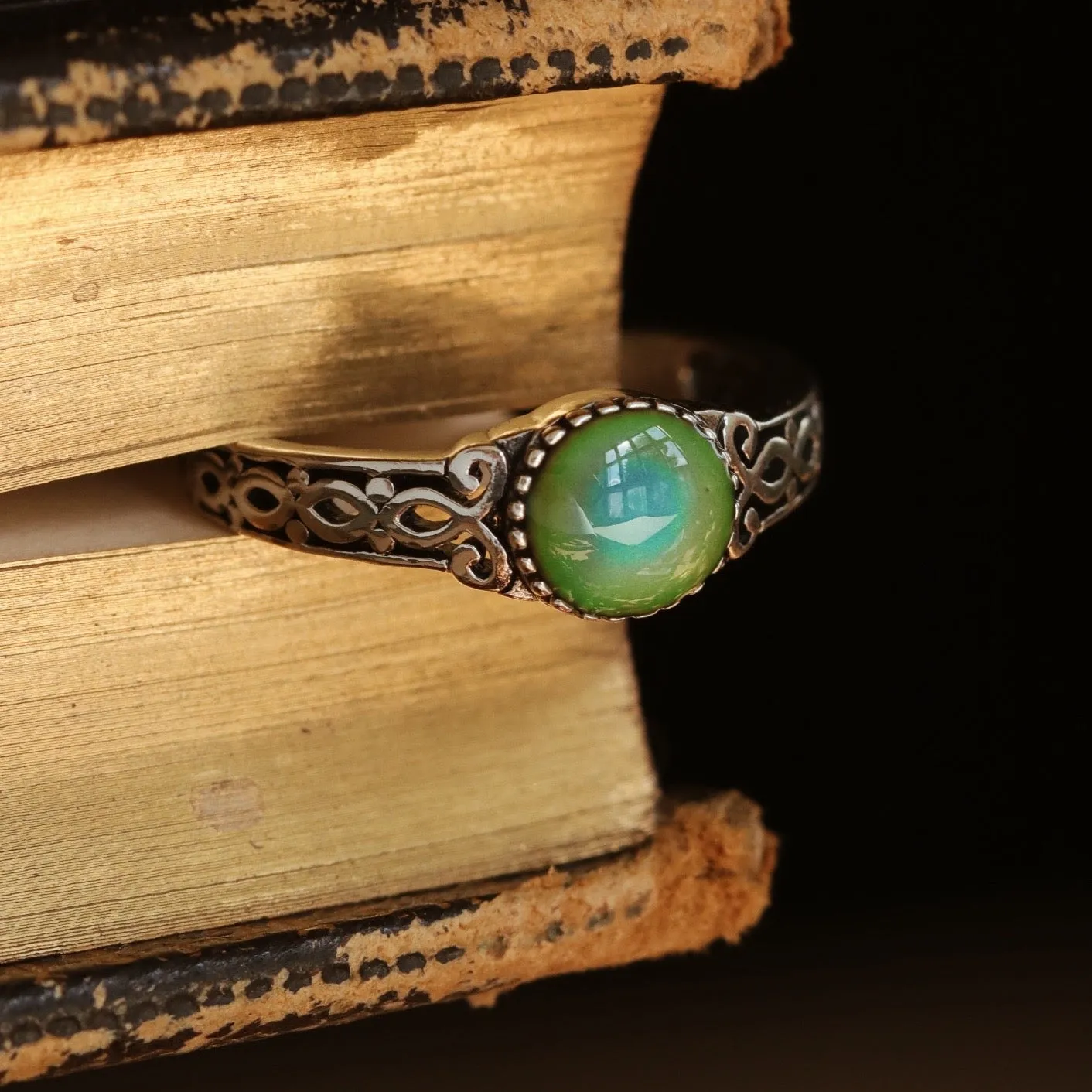 Hocus Pocus Mood Stone Ring