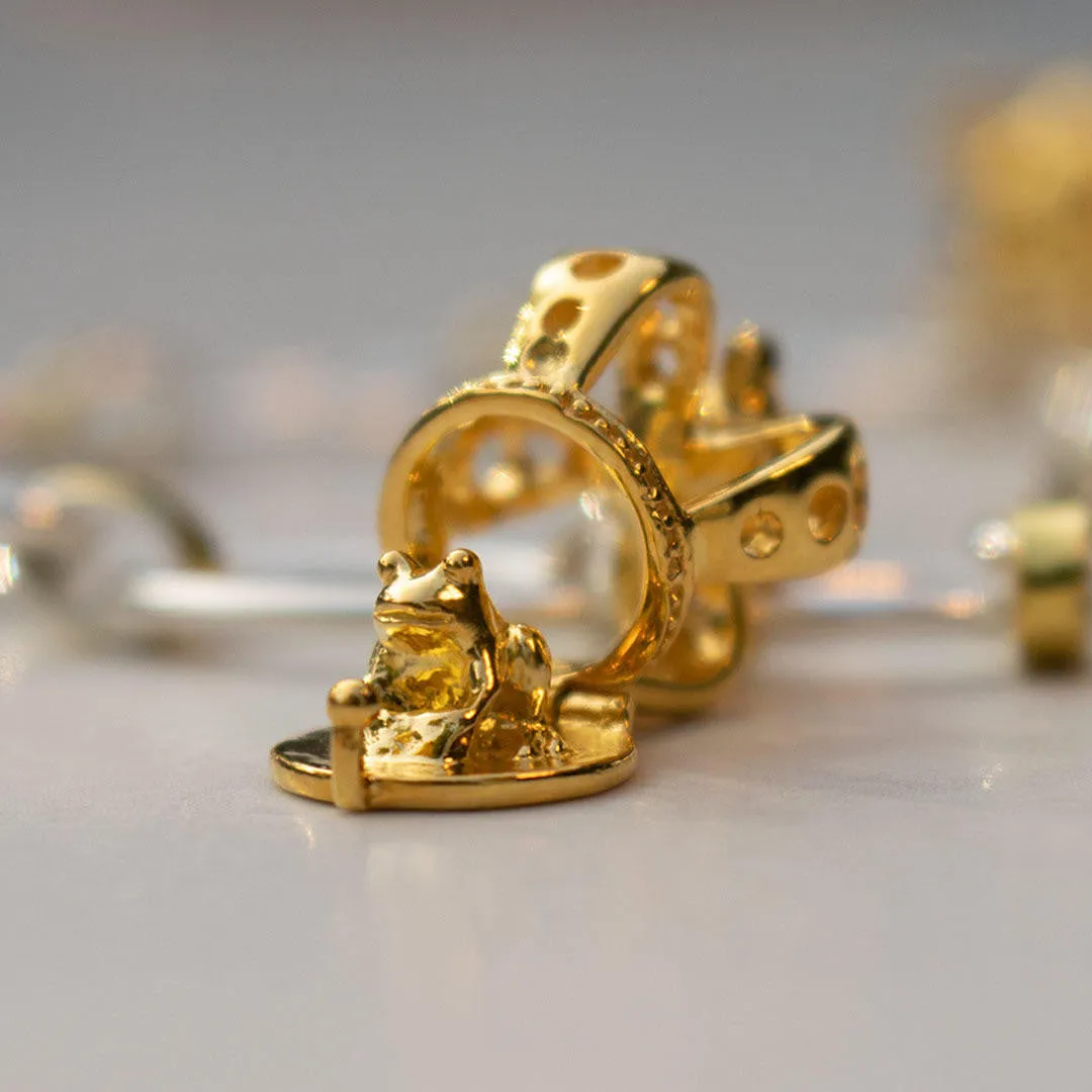 Magical Charm | Crown - Wealth - Gold