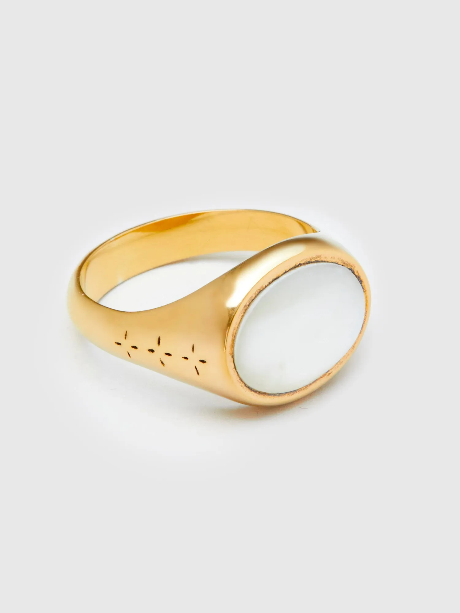 Tubby Ring in Gold/Mother of Pearl