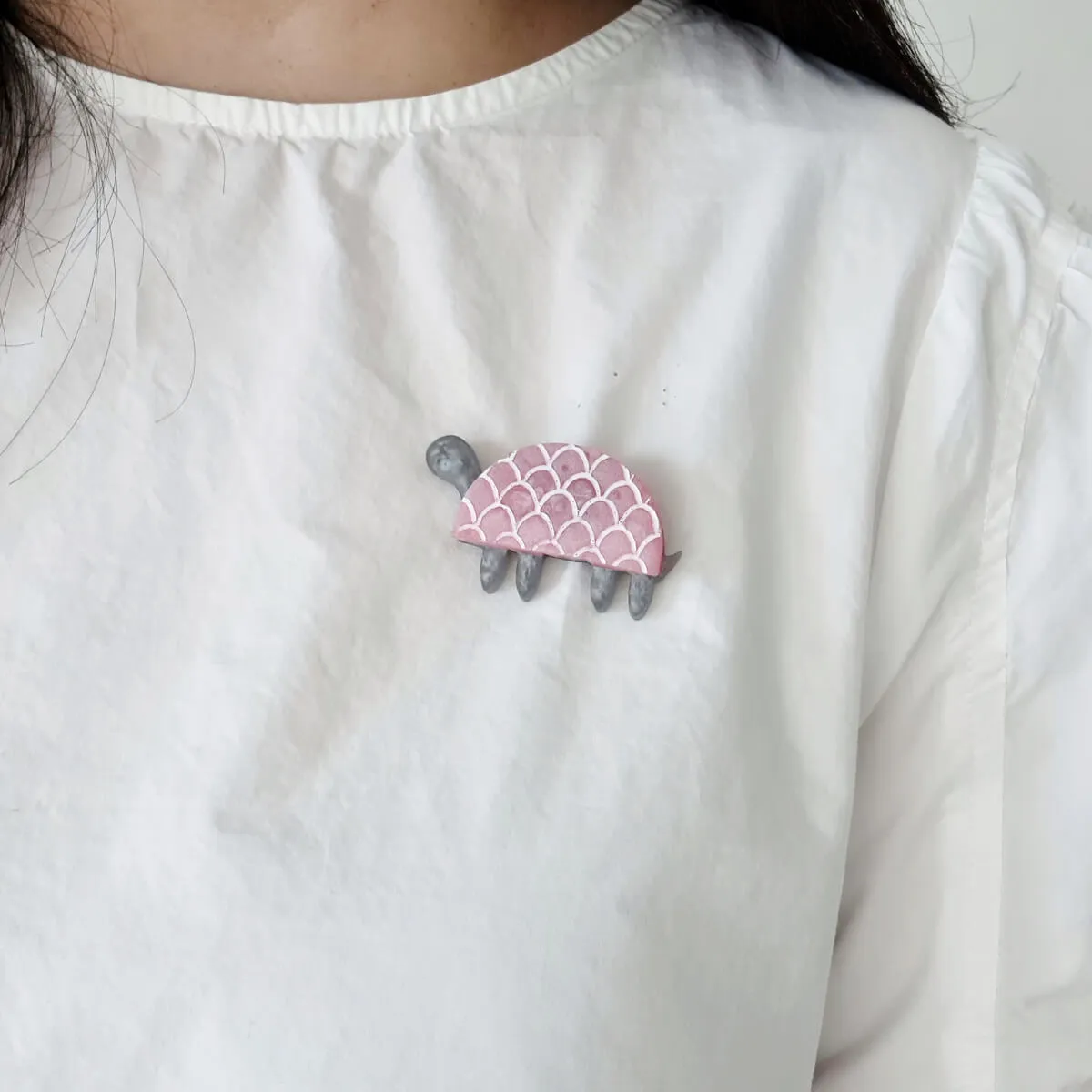 Turtle Grey - Rose Quatz Brooch